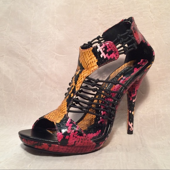 𝐌𝐈𝐂𝐇𝐀𝐄𝐋 𝐀𝐍𝐓𝐎𝐍𝐈𝐎 High Heel Sandal - Picture 4 of 12